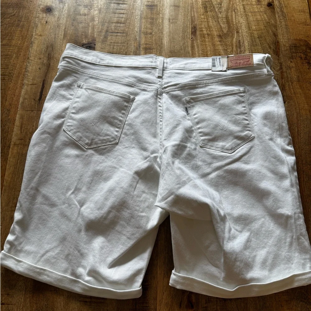 Levi's White Classic Bermuda Shorts plus size women’s 24W NEW NWT